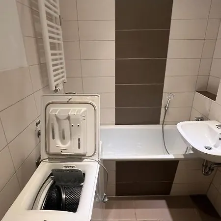 Moderne Ferienwohnung 5Min Vom Wasserschloss - Free Wifi & Netflix Neukirchen  Exterior photo