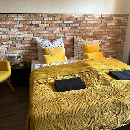 Moderne Ferienwohnung 5Min Vom Wasserschloss - Free Wifi & Netflix Neukirchen  Exterior photo