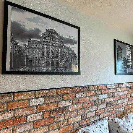 Moderne Ferienwohnung 5Min Vom Wasserschloss - Free Wifi & Netflix Neukirchen  Exterior photo